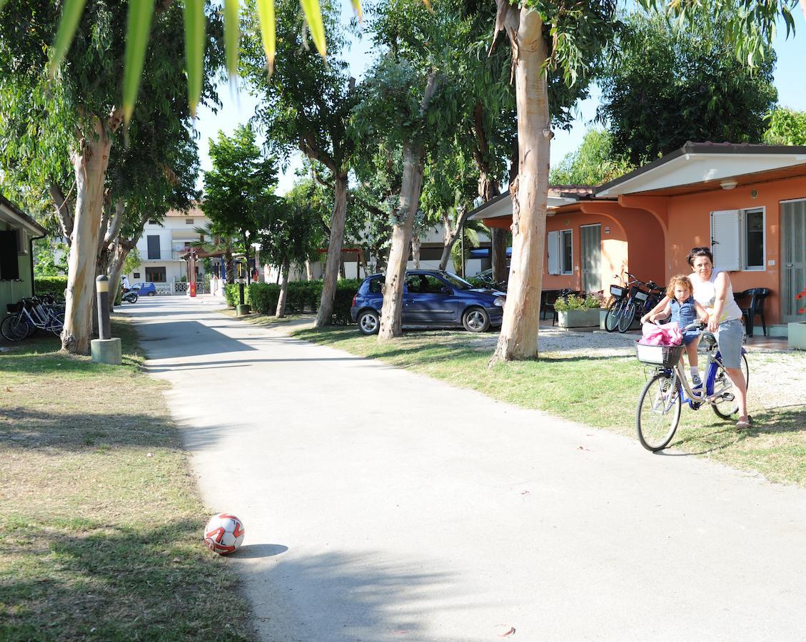 Camping & Village Eucaliptus Alba Adriatica Eksteriør billede
